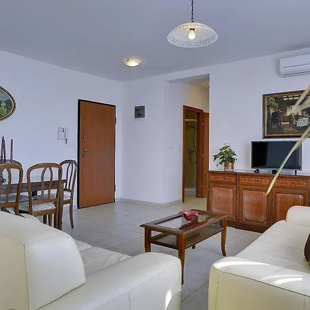 Neue Mit Parkplatz, Klima In Einer Ruhigen Lage Von Διαμέρισμα *