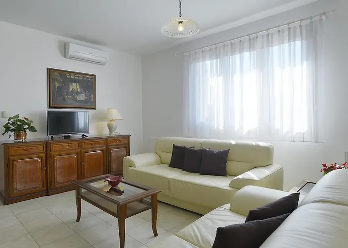 Neue Mit Parkplatz, Klima In Einer Ruhigen Lage Von Appartement *