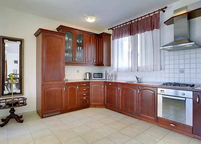 Appartement Neue Mit Parkplatz, Klima In Einer Ruhigen Lage Von