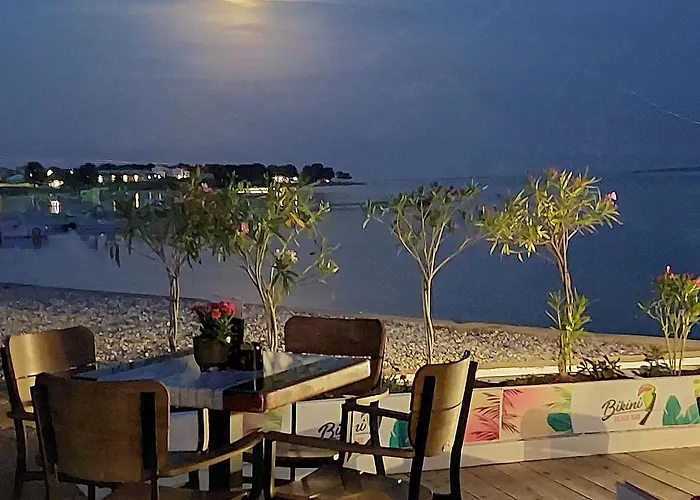 Neue Mit Parkplatz, Klima In Einer Ruhigen Lage Von Appartement *